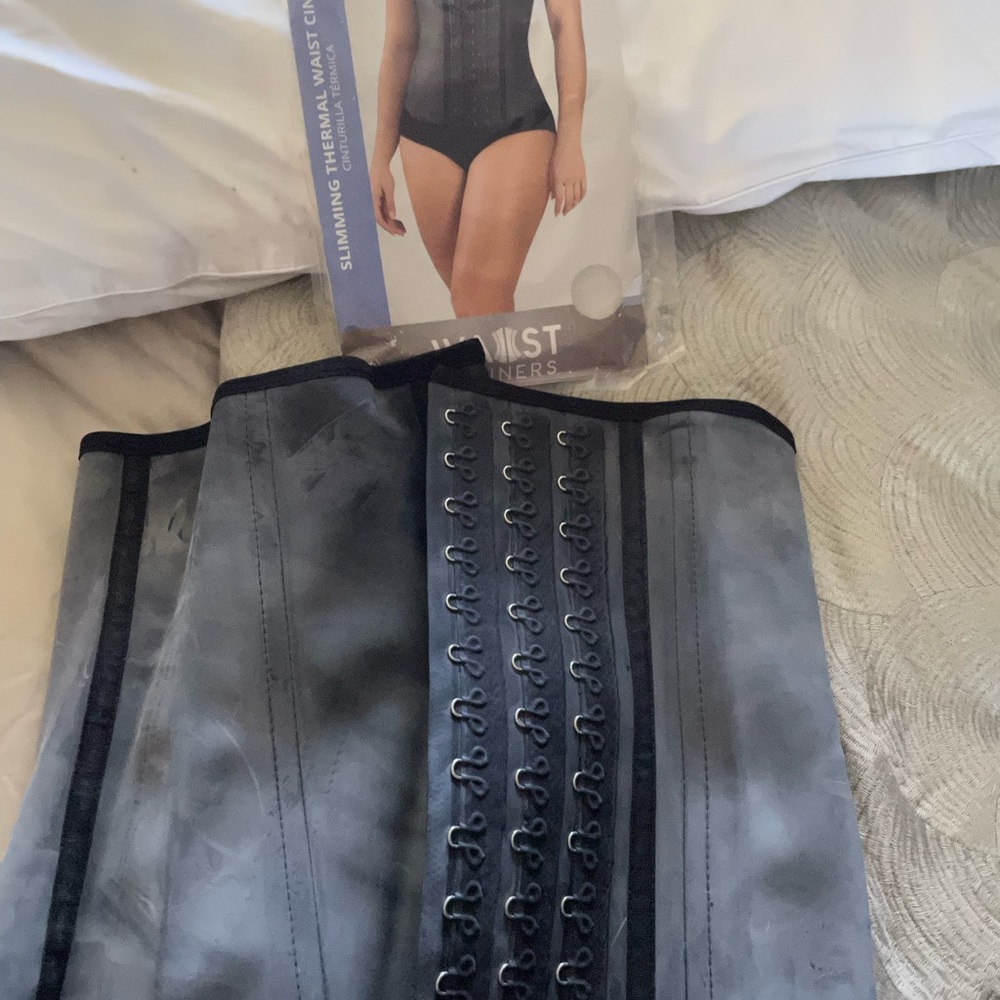 Waist trainer - Picture 8 of 8